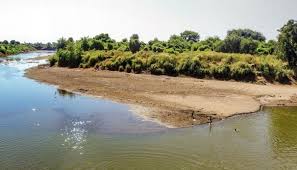 نهر الدندر يبلغ ذروة الفيضان ويهدد الرقعة الزراعية بولاية سنار