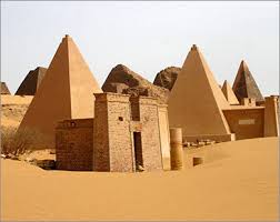 هيئة الآثار والمتاحف تسترد (79) قطعة أثرية من الآثار السودانية المعروضة بالمتاحف العالمية