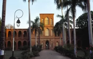 جامعة الخرطوم تخفض وتعفي الرسوم الدراسية وفقا لعدة حالات