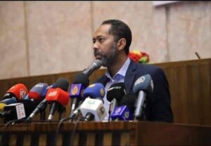 خالد عمر يوسف ينفي صدور قرار جديد بشأن التوقيع النهائي