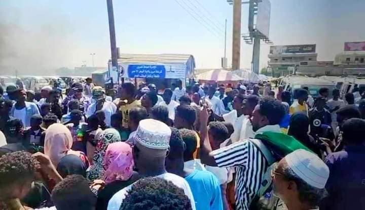 السودانيون يخرجون في تظاهرات حاشدة في ذكرى 6 أبريل