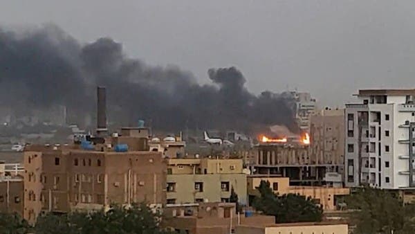 الاشتباكات تتجدد بالخرطوم.. وقصف للجيش على محيط المطار