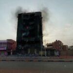 قصف بالمدفعية الثقيلة بين الجيش والدعم السريع بمحيط القيادة العامة