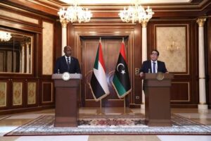 البرهان والمنفي يرفضان أي تدخلات خارجية في شؤون السودان وليبيا
