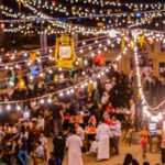 كورنيش جدة يتلألأ بالأضواء والاحتفالات في أمسيات رمضان