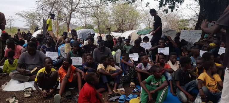 مناشدات لـ آبي أحمد بتوفيق أوضاع اللاجئين السودانيين في الغابات وإجلائهم من معسكري “كومر” و”أولالا”
