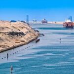 هل يسعى ترمب للضغط على مصر من بوابة قناة السويس؟.. ترمب يطالب بالسماح للسفن العسكرية والتجارية الأميركية المرور من قناتي بنما و السويس مجانا