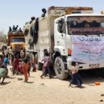 غرفة طوارئ محلية الطينة تواصل تقديم المساعدات الإنسانية للنازحين