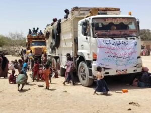 غرفة طوارئ محلية الطينة تواصل تقديم المساعدات الإنسانية للنازحين
