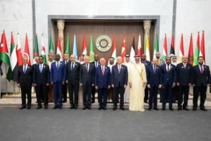 القمة العربية ببغداد تؤكد على مواصلة الحوار بين أطراف الصراع السوداني لإنهاء الحرب
