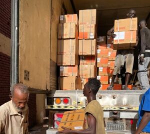 منظمة الصحة العالمية تسلم ٢٠ طنا من الإمدادات الطبية لصحة الخرطوم لعلاج الكوليرا