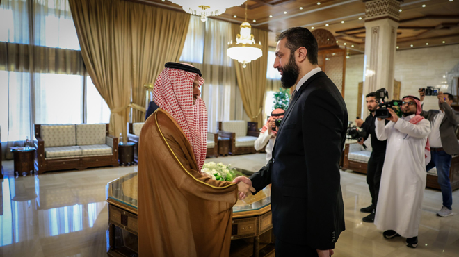 الرياض ودمشق: شراكة اقتصادية .. والسعودية وقطر تقدمان دعما ماليا للعاملين في القطاع العام السوري