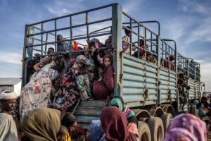 مقتل شخص وإصابة ٣ آخرين جراء هجوم على عربة تحمل نازحين في طريقهم من دارفور للشمالية
