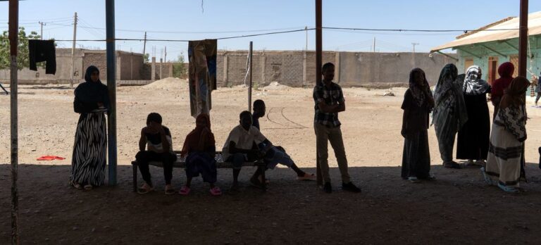 مليون نازح داخلي يعودون إلى ديارهم بالسودان ومئات يفرون يوميا في دارفور وكردفان