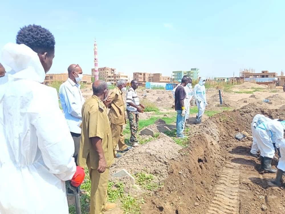 محلية جبل أولياء تبدأ نقل رفات المتوفين إلى المقابر بالتنسيق مع الجهات المختصة