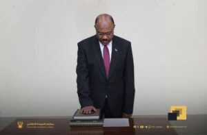 السفير محي الدين سالم يؤدي القسم وزيراً للخارجية والتعاون الدولي