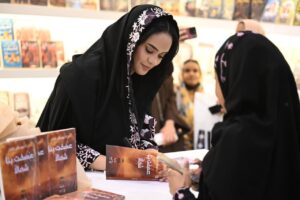 الدكتورة آلاء محكر تُدشّن روايتها الأولى “عصفت بنا شمالًا”