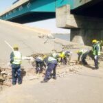 هيئة الطرق والجسور تعلن بدء أعمال إزالة الأجزاء المتضررة بجسر الحلفايا