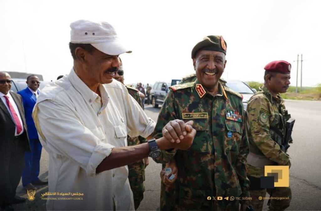 البرهان وأفورقي يؤكدان على تعزيز الشراكة الاستراتيجية بين البلدين ورفض التدخلات الخارجية