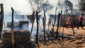 الهجرة الدولية: اندلاع حريق بمخيم نازحين في طويلة بشمال دارفور يتسبب في تشريد ٣٤ أسرة الهجرة الدولية: اندلاع حريق بمخيم نازحين في طويلة بشمال دارفور يتسبب في تشريد ٣٤ أسرة