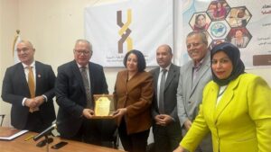 اتحاد الإعلاميين الإفريقي الآسيوي يكرم الدكتورة ليلى موسى بدرع التميز