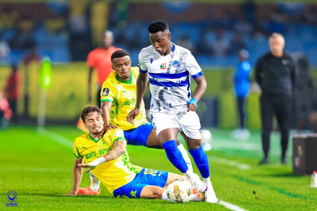 الهلال يفرض التعادل على صن داونز بأرضه ويتصدر مجموعته