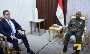 البرهان يبحث مع رئيس المخابرات المصرية مكافحة الإرهاب وحماية أمن البحر الأحمر والإقليم