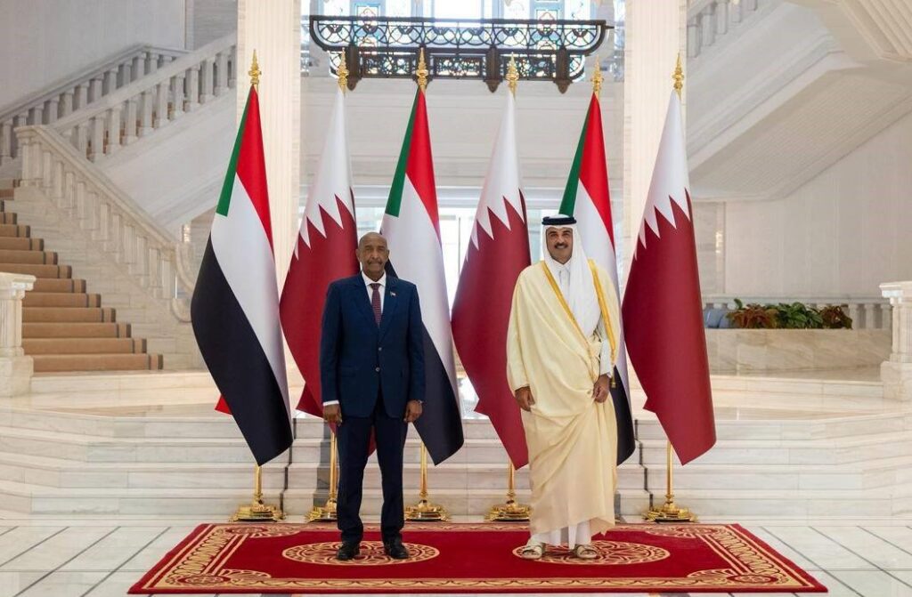 البرهان يبحث مع أمير دولة قطر تطورات الأوضاع في السودان 