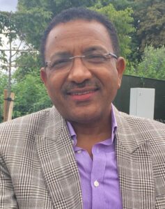 بروفيسور محمد أحمد عبد الله.. مسيرة الوفاء والانحياز لأطفال الغبش في السودان