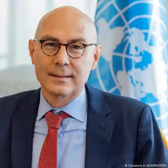 فولكر تورك: الجيش والدعم السريع يستخدمان أسلحة متفجرة في مناطق مكتظة بالمدنيين