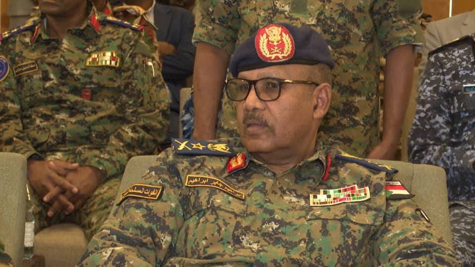 إبراهيم جابر: وزارات استأجرت مقرات بالنقد الأجنبي في العاصمة دون علم لجنة تهيئة عودة المواطنين