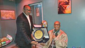 دار السودان العام بالإسكندرية تكرِّم رمزها الدكتور محمد عبدالرازق تقديراً لمسيرته الحافلة بالعطاء