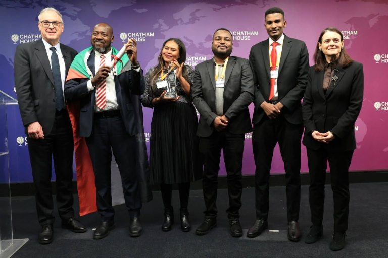 غرف الطوارئ تفوز بجائزة تشاتام هاوس تقديراً لجهودها الإنسانية