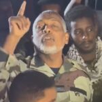 الجيش يتبرأ من مجموعة ظهرت بزي عسكري وتهتف للحرب في الخليج