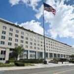 الخارجية الأمريكية تدعو رعايها إلى مغادرة 14 دولة في الشرق الأوسط