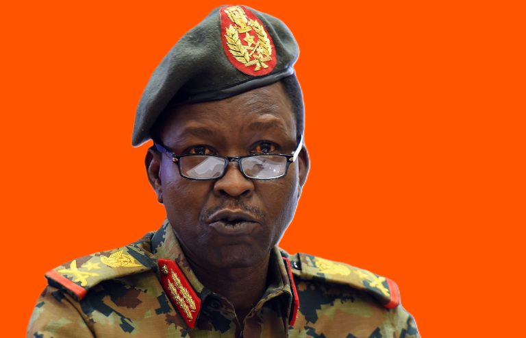 البرهان يعفي الكباشي من منصب نائب القائد العام للقوات المسلحة