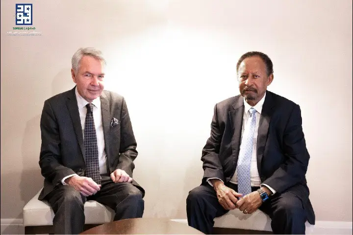 حمدوك يبحث مع المبعوث الأممي سبل وقف الحرب في السودان خلال لقاء ببرلين