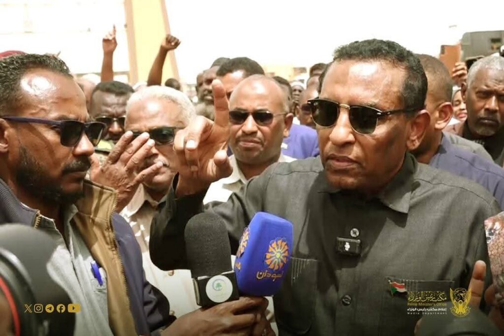 رئيس الوزراء يوجه بمضاعفة ميزانية معبر أرقين إلى خمسة أضعاف