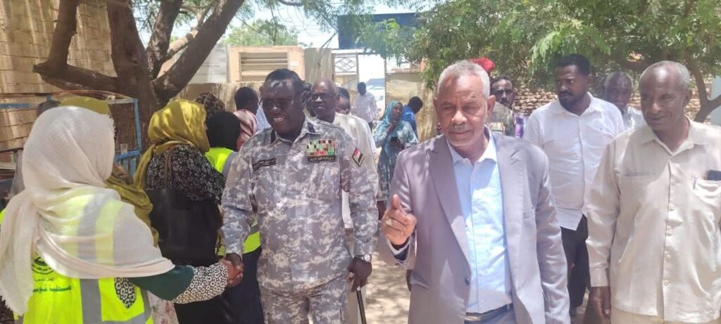 والي النيل الأبيض يتفقد مراكز امتحانات طلاب دارفور ويؤكد فخر الولاية باستضافتهم
