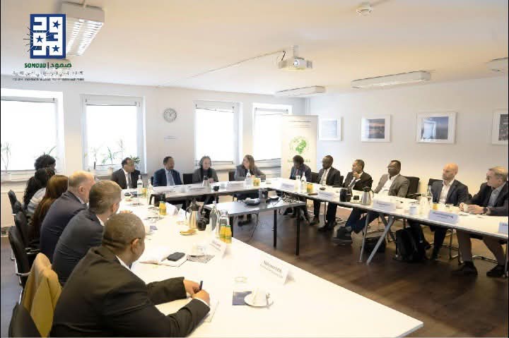 وفد “صمود” برئاسة حمدوك يبحث مع شركات ألمانية إعادة إعمار السودان