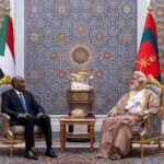 تأتي ضمن حراك دولي بشأن السودان.. البرهان وسلطان عمان يعقدان جلسة مباحثات مهمة بمسقط