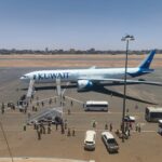 تقل أكثر من 292 سوداني.. وصول أولى الرحلات الكويتية إلى مطارالخرطوم