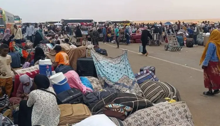 وفاة فتاة إثر ارتفاع درجات الحرارة بمعبر أرقين المتكدس بالعائدين من مصر